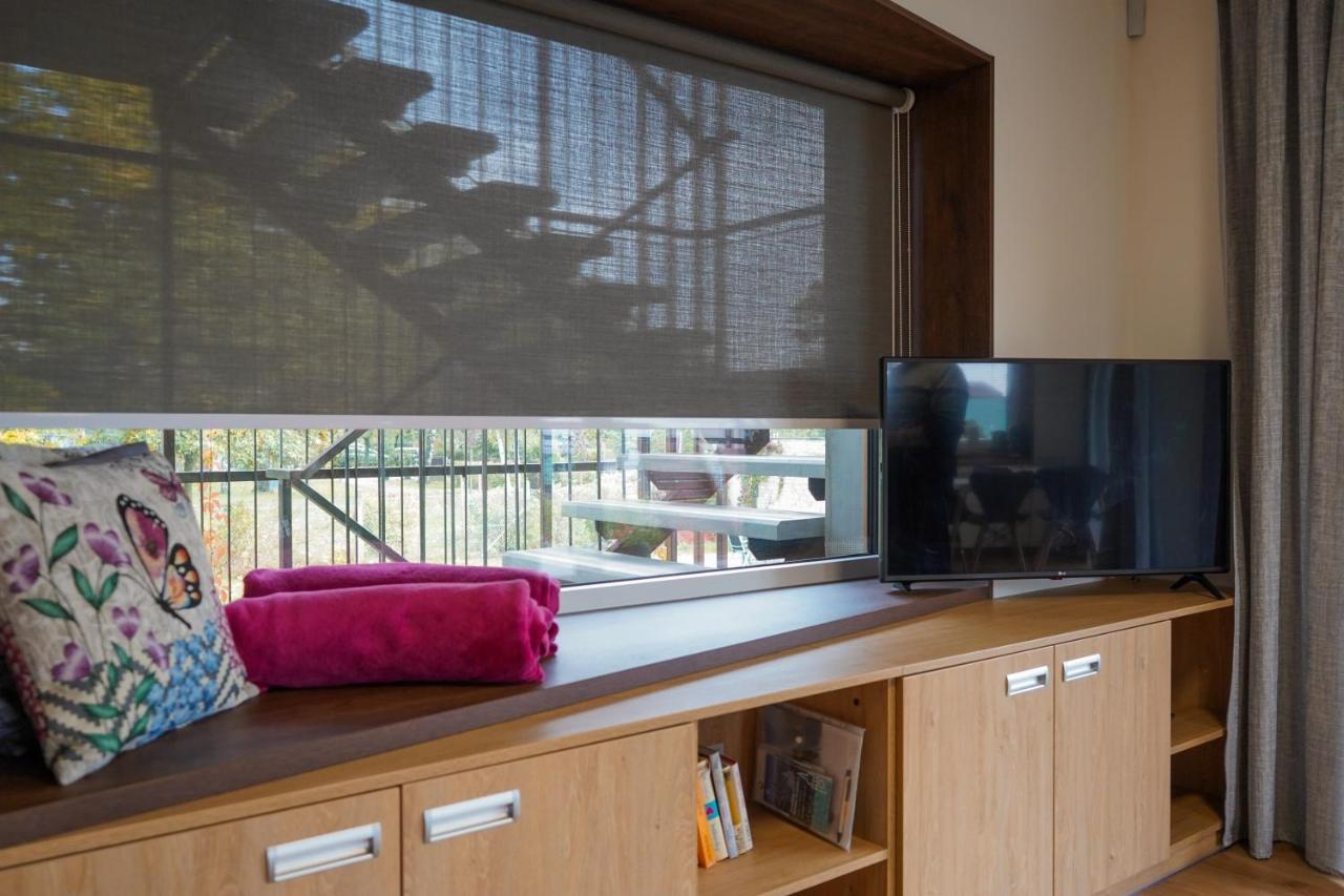 Vila Vekose - Apartman S Terasou A Zahradou Hradec Králové Exteriör bild