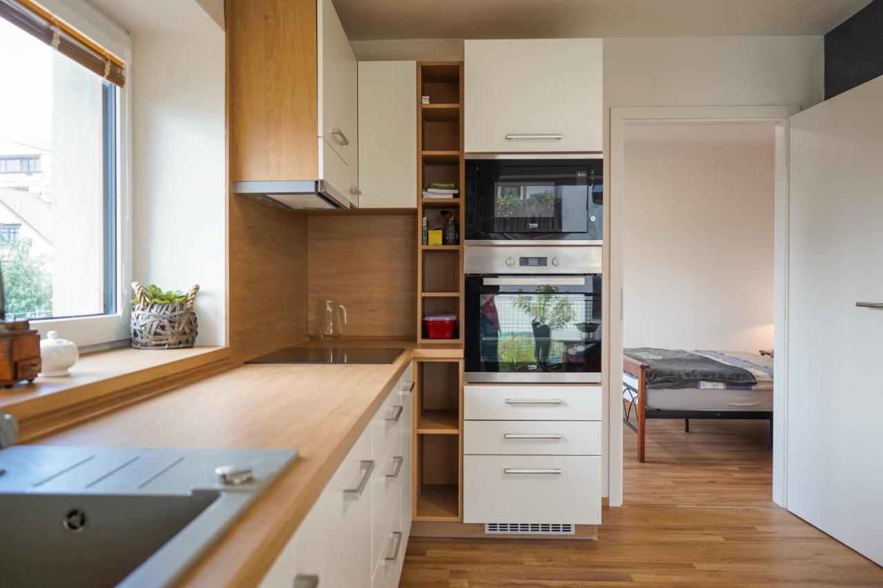 Vila Vekose - Apartman S Terasou A Zahradou Hradec Králové Exteriör bild
